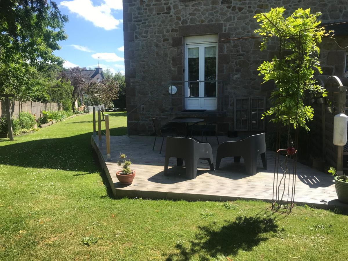 La Jackal Bed & Breakfast Ploubezre Екстериор снимка